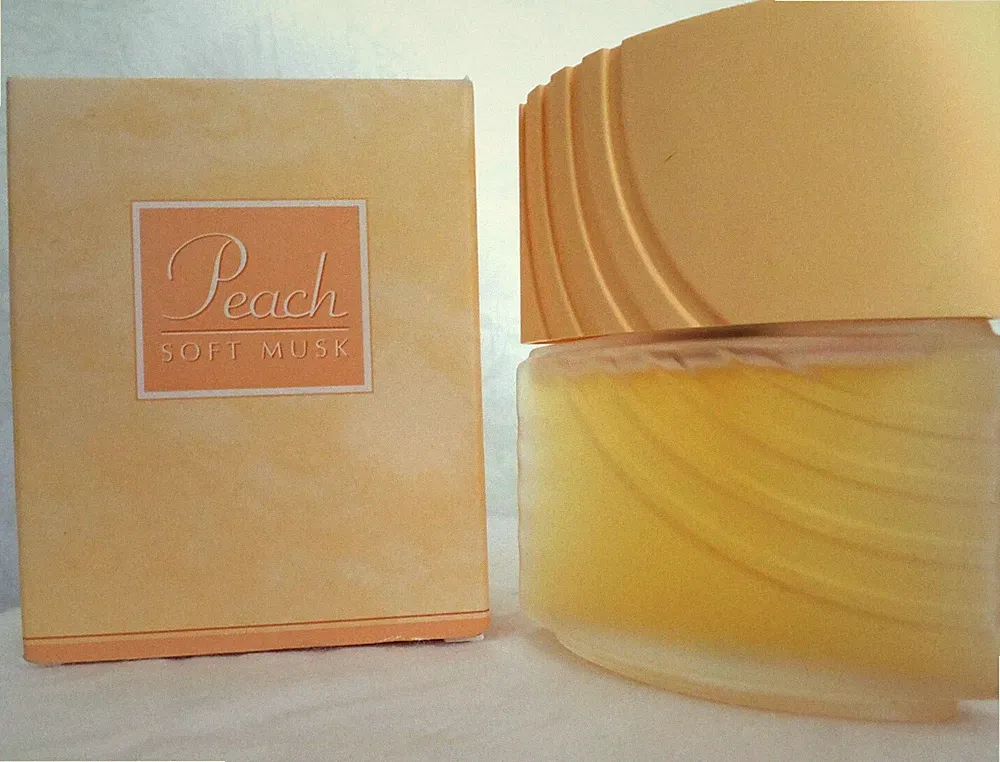 Avon Vintage Peach Soft Musk Perfume Cologne Spray 1.7 oz 50 ml 2000