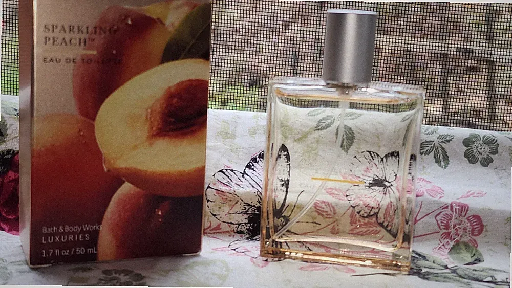 Bath & Body Works Sparkling Peach Perfume 1.7 fl.oz/50 ml Vintage